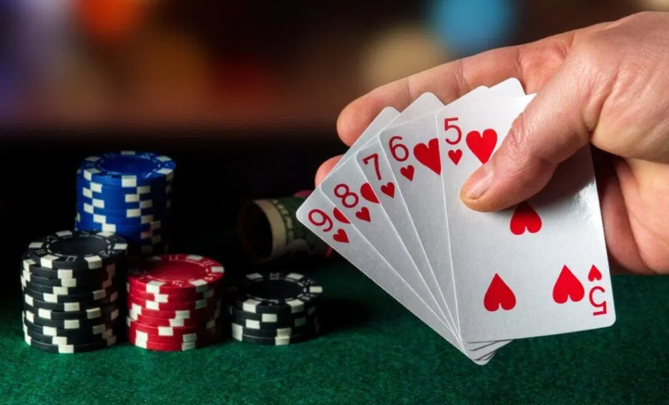 Why is it important to know and follow the rules of draw poker? 2